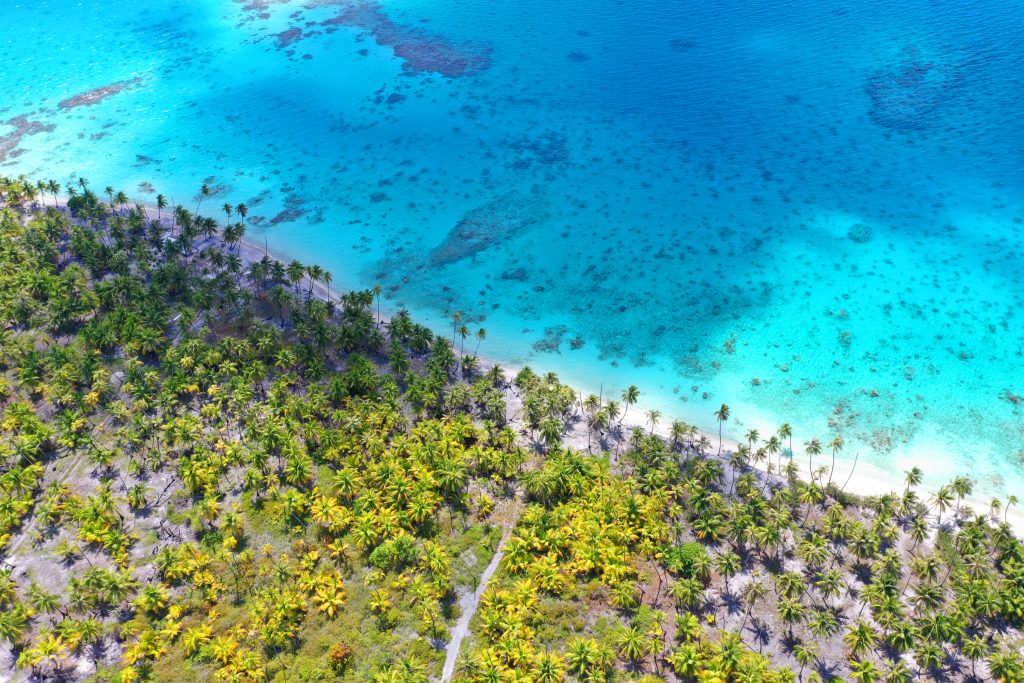 island fakarava blue green paradise 1024x683 1