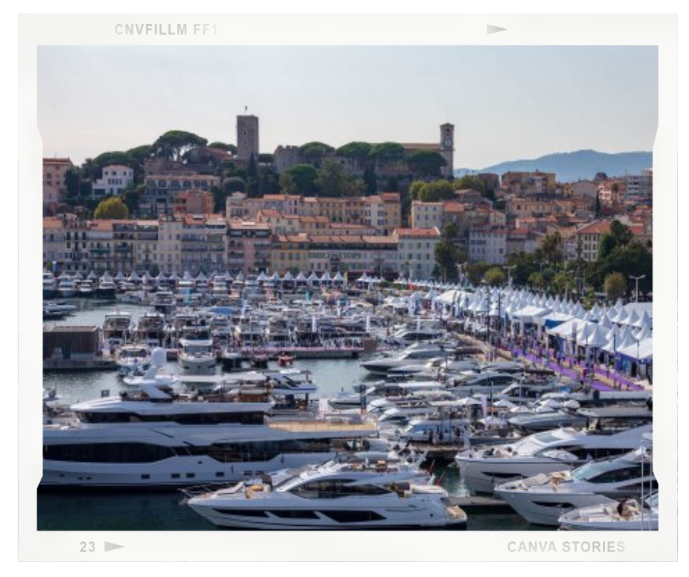 Yacht dans le port de Cannes